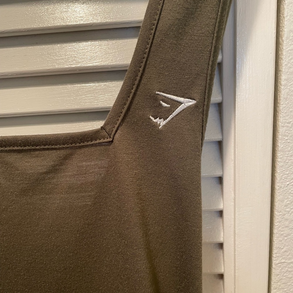 GYMSHARK XL tie back top.